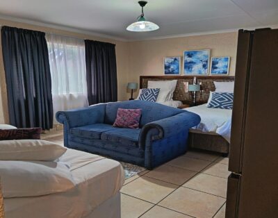 Apartment One room double bed & kitchen — African Sky Guest House