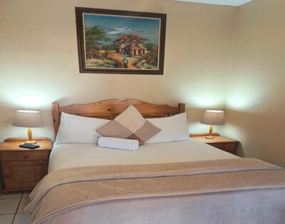 Couples Double,en-suite & Fridge&Micro — African Sky Guest House