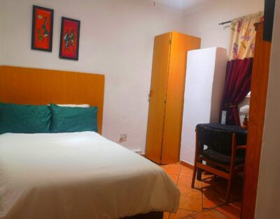 En-Suite Single Room with Bath — Elsjes Guesthouse