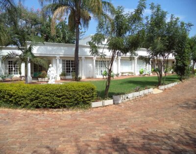 Self catering garden Cottages — Heatherdale Guest House