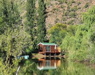 Cabin honeymoon bath 4 — Old Mill lodge, Working Ostrich Farm & Restaurant