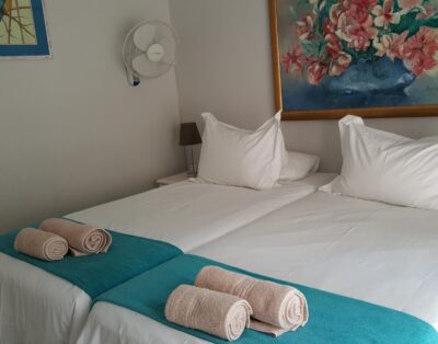 Unit D or E first floor (4 adults) — Sunshine Self Catering