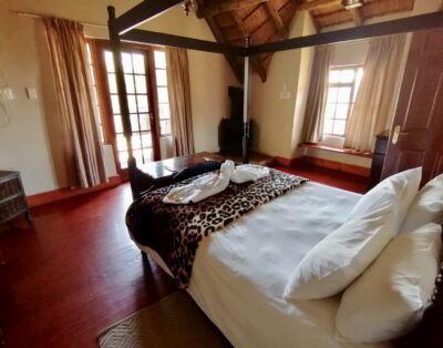 Thatched Mountain Facing Cottage 3 BDR — Ardmore Guest Farm