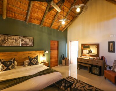Honeymoon Chalet — Tomo Safari Lodge