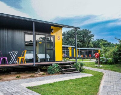 Twin Room — SleepOver Phabeni Gate