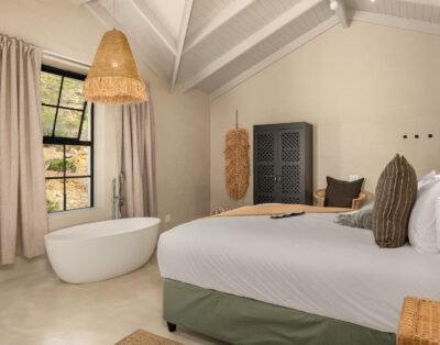 Family Room with Mountain View — Arc Guest House