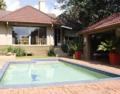 Standard, double bed, en-suite, Microwav — African Sky Guest House