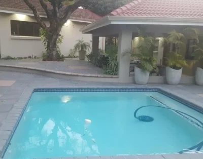 Luxury Queen Room — BoniM Guest House