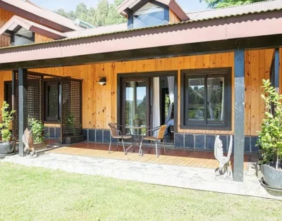 GARNET — Malachite Manor