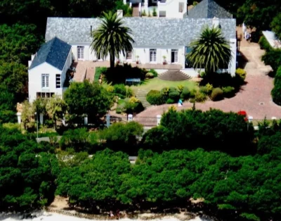 Luxury Room with Garden View — Manor on the Bay