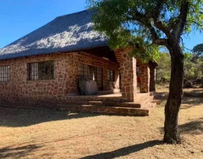 Double Room with en-suite Bathroom — Moletani Game Ranch