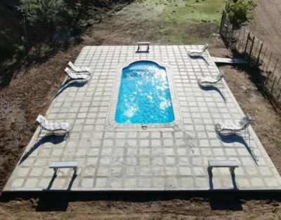 Waterfront Cottage honeymoon bath 1 — Old Mill lodge, Working Ostrich Farm & Restaurant