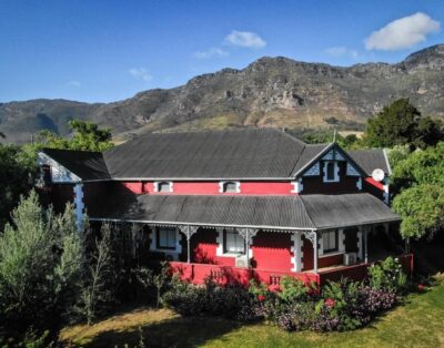 Deluxe Queen Room — Ruby Rose Country House