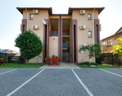 Unit with Kingsize bed — Seagull Lodge