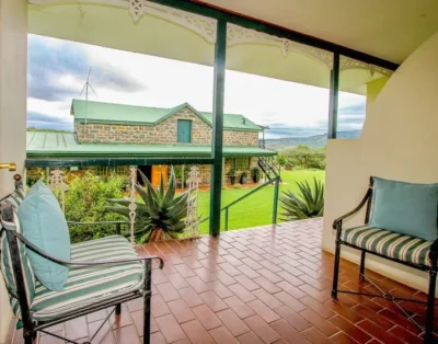 Acacia Cottage with Garden View — Spion Kop Lodge