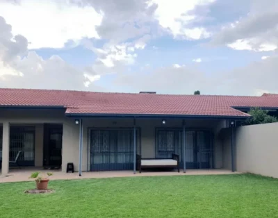 Sunflower Villa at Moonflower Cottages