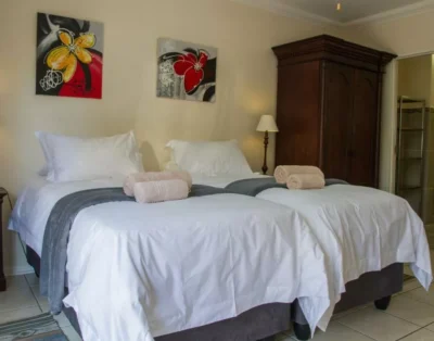 Unit B or C Ground floor (4 adults) — Sunshine Self Catering